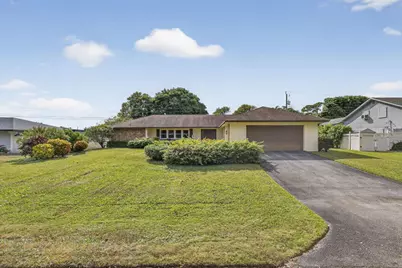 19 E Arch Drive, Lake Worth, FL 33467 - Photo 1