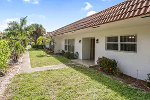 89 Lariat Cir, Boca Raton, FL 33487 - Photo 1