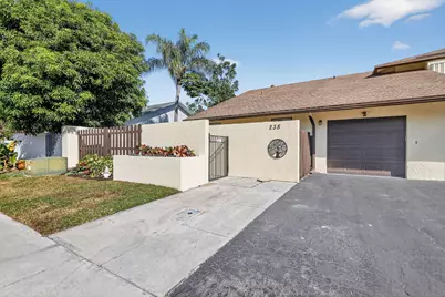 235 SW 29th Avenue, Delray Beach, FL 33445 - Photo 1