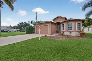 8946 SW Fishermans Wharf Dr, Stuart, FL 34997 - Photo 1