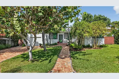 215 N Seacrest Circle, Delray Beach, FL 33444 - Photo 1