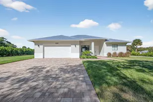 8249 SE Dharlys St, Hobe Sound, FL 33455 - Photo 1