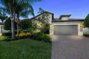 564 SE Monet Dr, Port Saint Lucie, FL 34984 - Photo 1