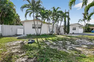 256 SW 11th Pl, Boca Raton, FL 33432 - Photo 1