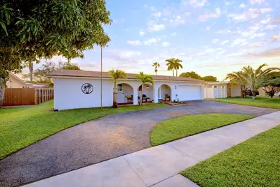 8820 NW 4th Street, Pembroke Pines, FL 33024 - Photo 1