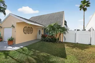 17 Tara Lakes Dr E, Boynton Beach, FL 33436 - Photo 1