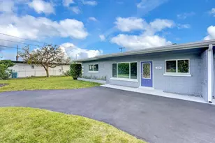 208 NW 1st St, Boynton Beach, FL 33435 - Photo 1