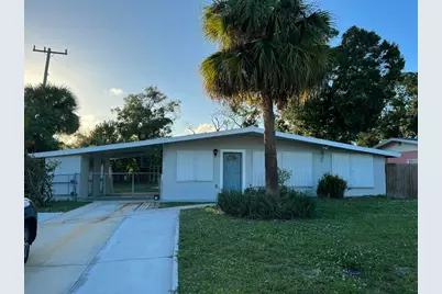 1219 S 10th Street, Fort Pierce, FL 34950 - Photo 1