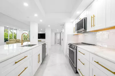 100 SE 5th Avenue #304, Boca Raton, FL 33432 - Photo 1