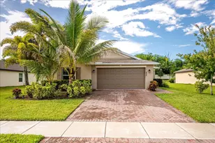 900 Bent Creek Dr, Fort Pierce, FL 34947 - Photo 1