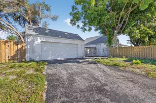 905 NW 21st Way, Delray Beach, FL 33445 - Photo 1