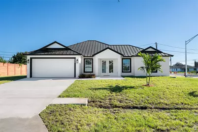 884 SW Thrift Avenue, Port Saint Lucie, FL 34953 - Photo 1