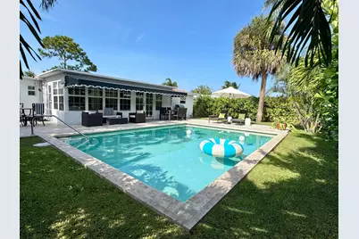 360 Alhambra Place, West Palm Beach, FL 33405 - Photo 1