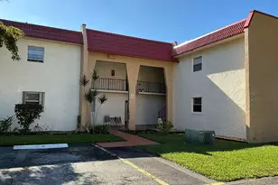 178 Lake Dora Dr, West Palm Beach, FL 33411 - Photo 1