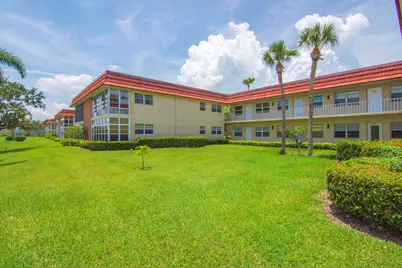 69 Royal Oak Court #105, Vero Beach, FL 32962 - Photo 1