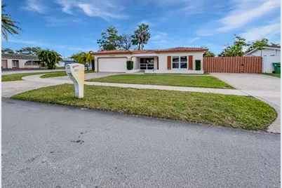 8900 NW 11th Street, Hollywood, FL 33024 - Photo 1