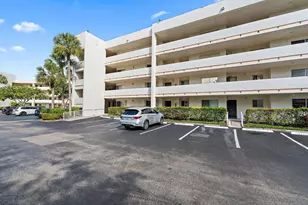 3186 Via Poinciana, Lake Worth, FL 33467 - Photo 1