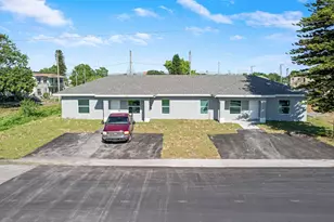 548 SW 5th St, Belle Glade, FL 33430 - Photo 1