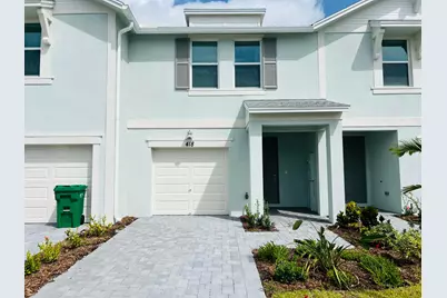 418 Salisbury Circle, Fort Pierce, FL 34982 - Photo 1