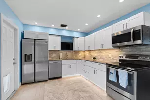 315 SW 6th Ct, Boynton Beach, FL 33426 - Photo 1