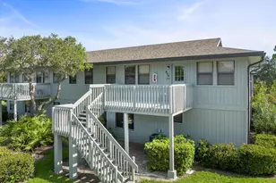 654 Centre Ct SW, Vero Beach, FL 32962 - Photo 1