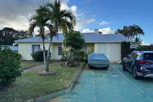 352 Ellamar Rd, West Palm Beach, FL 33405 - Photo 1