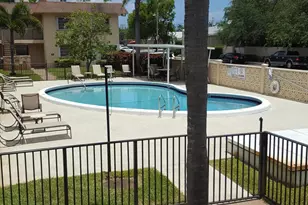 421 NE 1st St, Hallandale Beach, FL 33009 - Photo 1