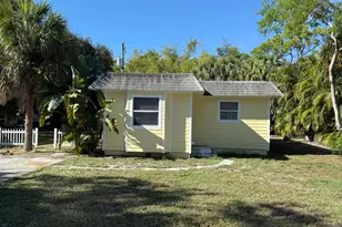 960 NE Key Dr, Jensen Beach, FL 34957 - Photo 1