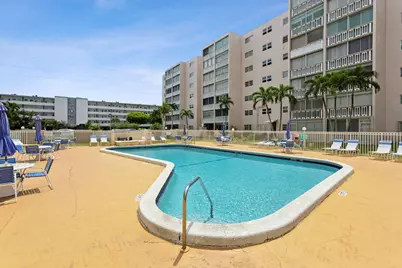 500 NE 12th Avenue #701, Hallandale Beach, FL 33009 - Photo 1