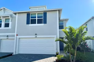 574 Salisbury Cir, Fort Pierce, FL 34982 - Photo 1