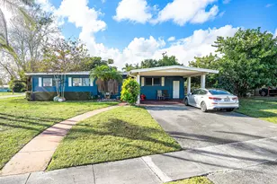 421 Fontana Dr, Palm Springs, FL 33461 - Photo 1