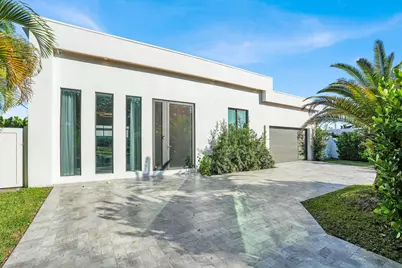 828 NW 2nd Avenue, Boca Raton, FL 33432 - Photo 1