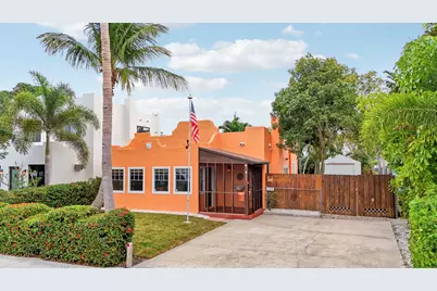 528 Avenida Hermosa, West Palm Beach, FL 33405 - Photo 1