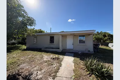 1101 14th Court S, Lake Worth Beach, FL 33460 - Photo 1