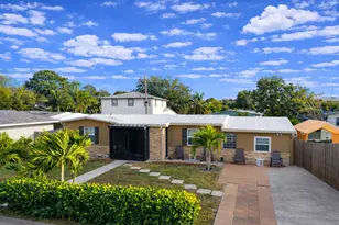 236 SE Prima Vista Blvd SE, Port Saint Lucie, FL 34983 - Photo 1