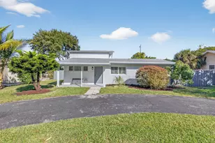 379 NW 23rd St, Boca Raton, FL 33431 - Photo 1