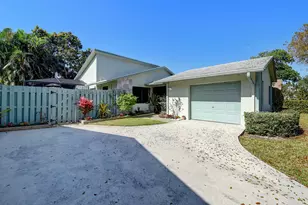 2492 NW 10th St, Delray Beach, FL 33445 - Photo 1