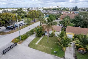 730 N 5th St, Lantana, FL 33462 - Photo 1