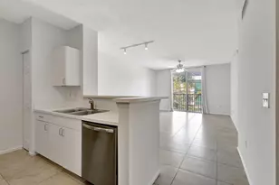 720 S Sapodilla Ave, West Palm Beach, FL 33401 - Photo 1