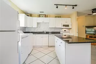 11 Vista Palm Ln, Vero Beach, FL 32962 - Photo 1