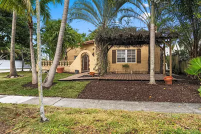 735 Colonial Road, West Palm Beach, FL 33405 - Photo 1