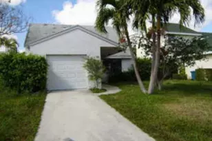 57 Peachtree Pl, Boynton Beach, FL 33436 - Photo 1