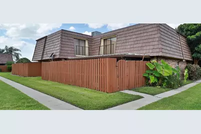 1034 Springdale Circle, Palm Springs, FL 33461 - Photo 1