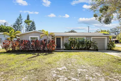 907 Antigua Avenue, Fort Pierce, FL 34982 - Photo 1