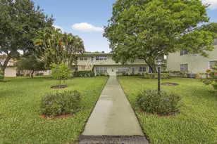 62 Norwich C, West Palm Beach, FL 33417 - Photo 1
