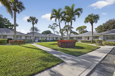 516 Club Drive, Palm Beach Gardens, FL 33418 - Photo 1