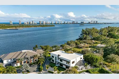 706 Lakeside Circle, North Palm Beach, FL 33408 - Photo 1