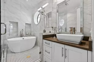 215 Cypress Point Dr, Palm Beach Gardens, FL 33418 - Photo 1