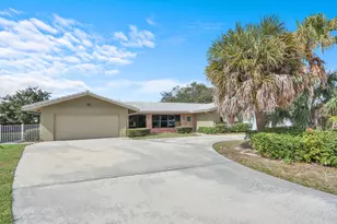 563 NW 13th Dr, Boca Raton, FL 33486 - Photo 1