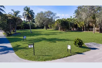 1098 Hibiscus Lane, Delray Beach, FL 33444 - Photo 1